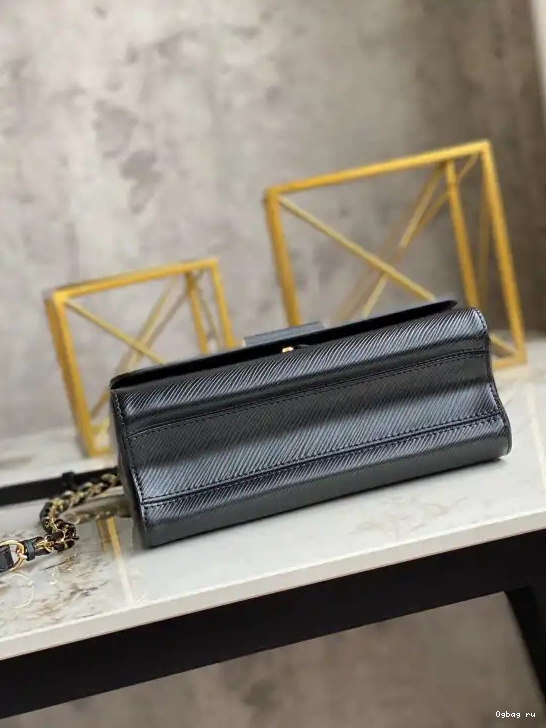 LOUIS VUITTON TWIST MM 0419